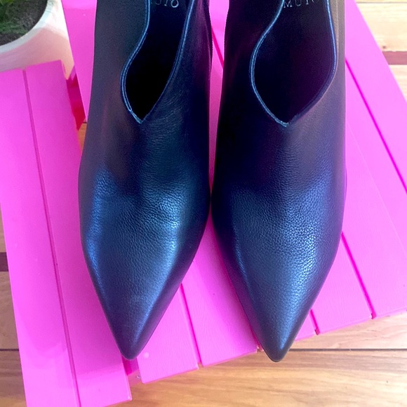 Vince Camuto - Picture 2 of 7